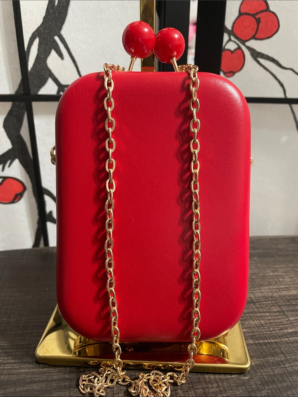Elizabeth Arden Kiss lock Red Cherry-Top Chain Clutch